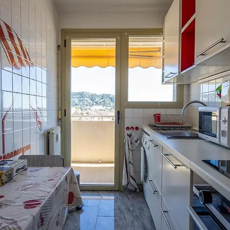 Les Antilles Avec Balcon Et Vue Panoramique