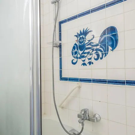 Les Antilles Avec Balcon Et Vue Panoramique Cannes